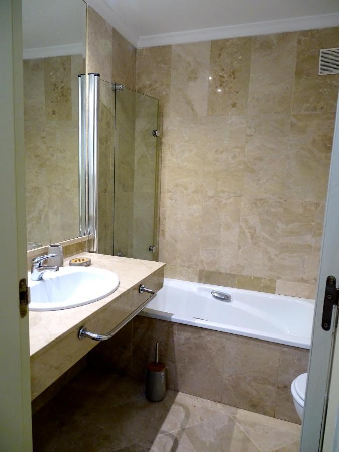 Apartamentos Serrallo, parking gratuito y piscina Granada Esterno foto