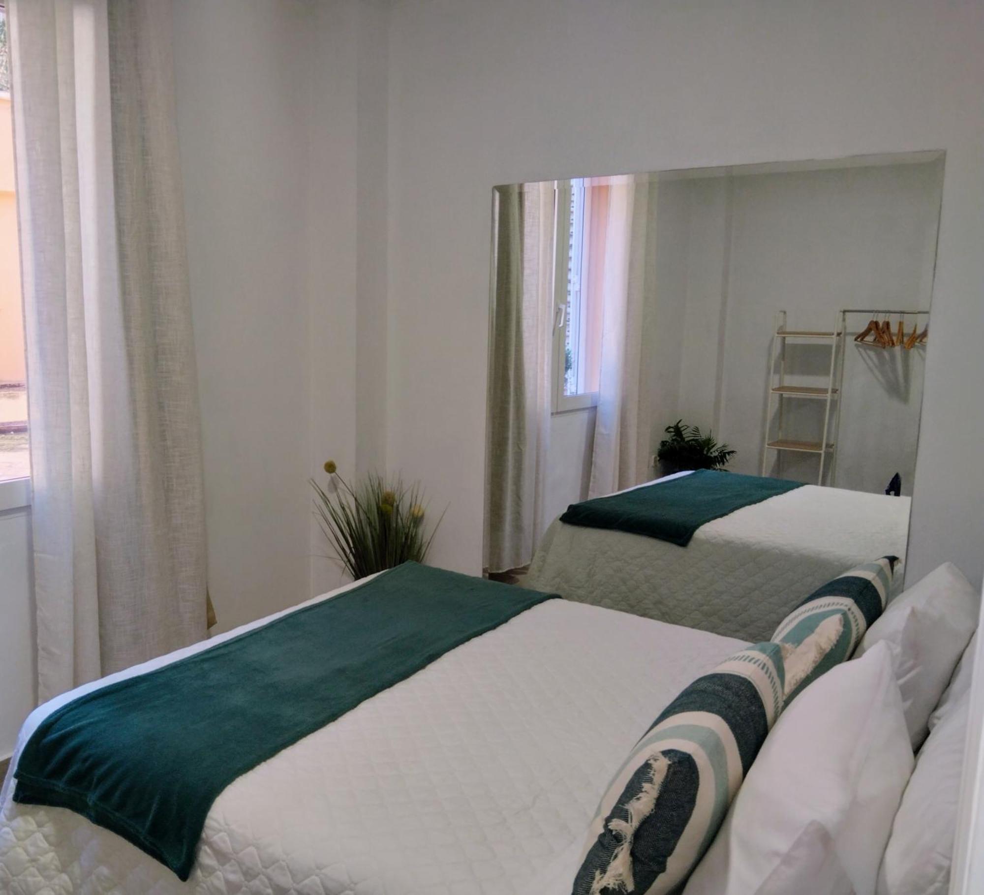 Apartamentos Serrallo, parking gratuito y piscina Granada Esterno foto